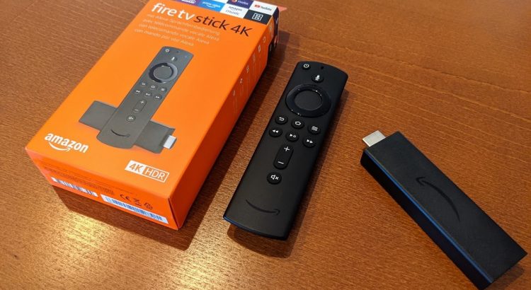 Amazon Fire TV Stick 4K Max branché sur télévision